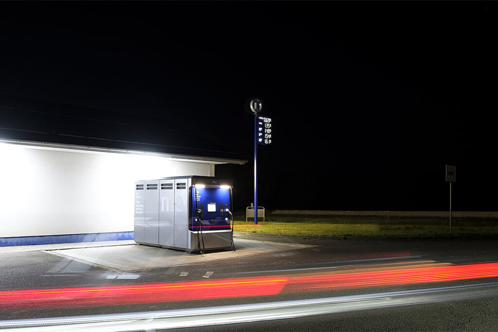The grid-independent Rapid Charger 150 from me energy turns any desired site into a fast-charging hub in an instant. As a mobile asset, the rapid charging solution is also available on lease.